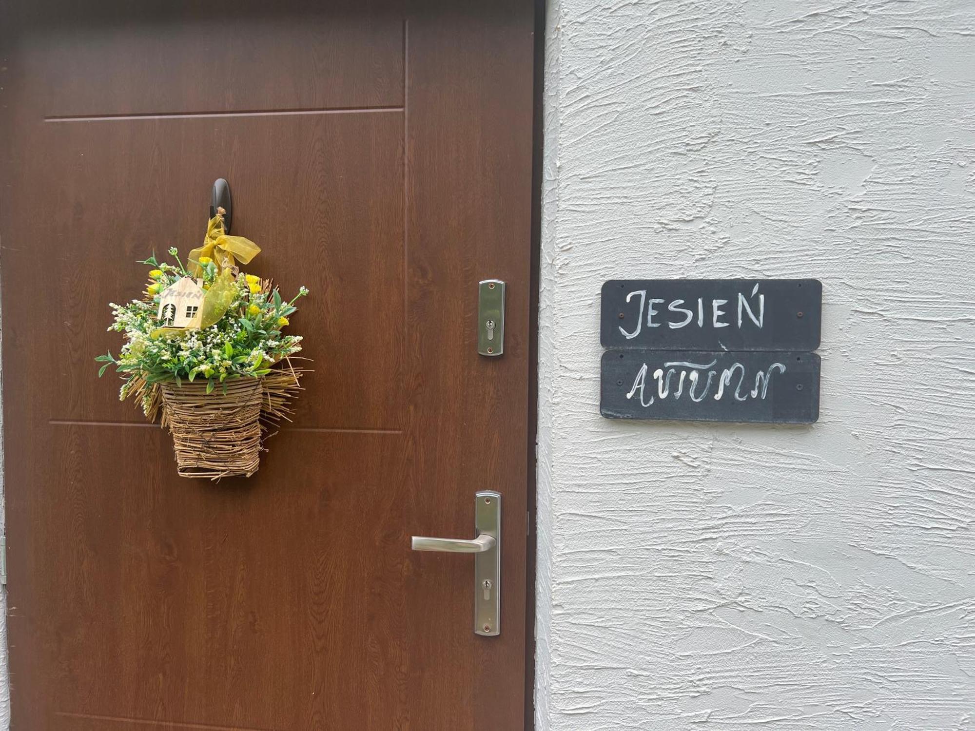 Apartamenty 3 Pory Roku Komarno ภายนอก รูปภาพ
